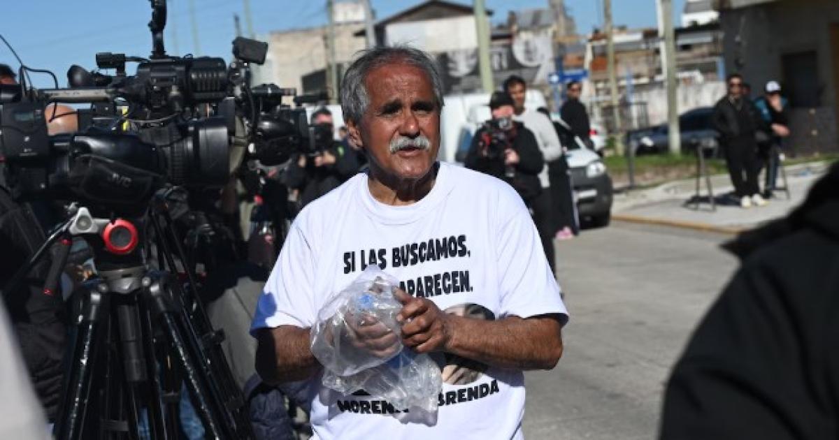 La cobertura periodística durante el velatorio de Brenda Morena y Lara asesinadas en Florencio Varela