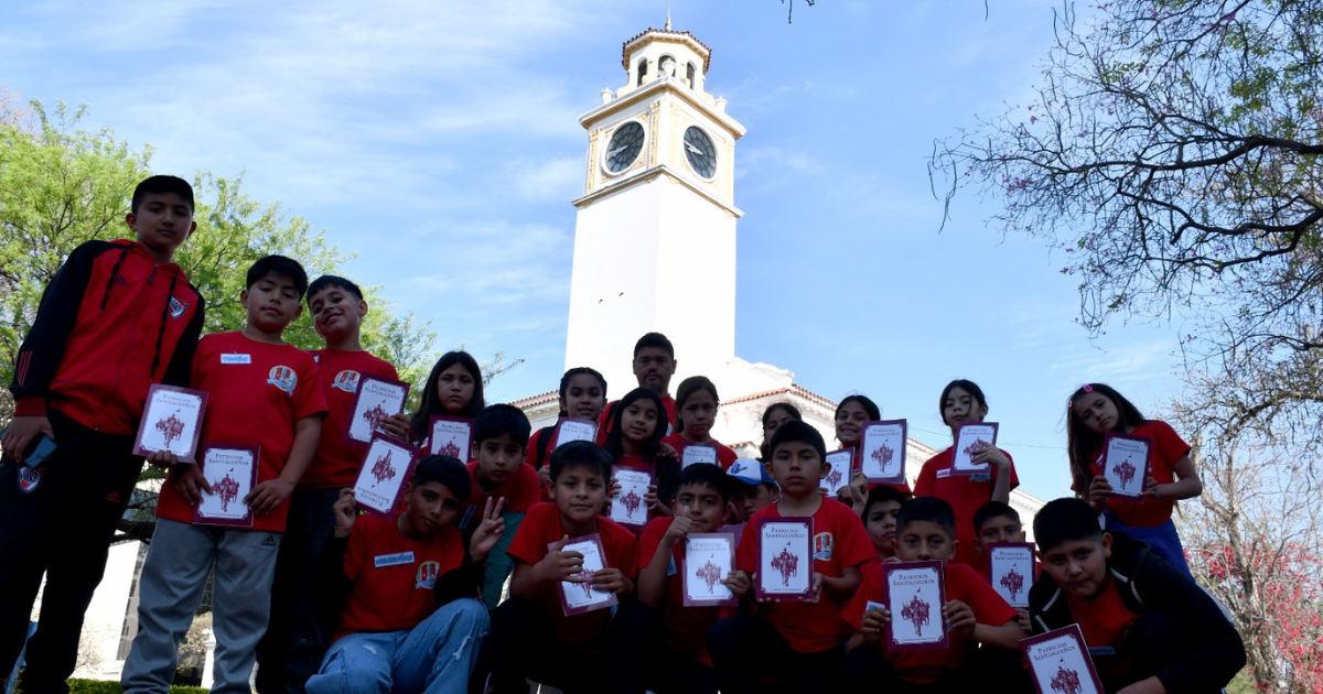 Alumnos de tres escuelas y un jardiacuten de infantes visitaron Casa de Gobierno