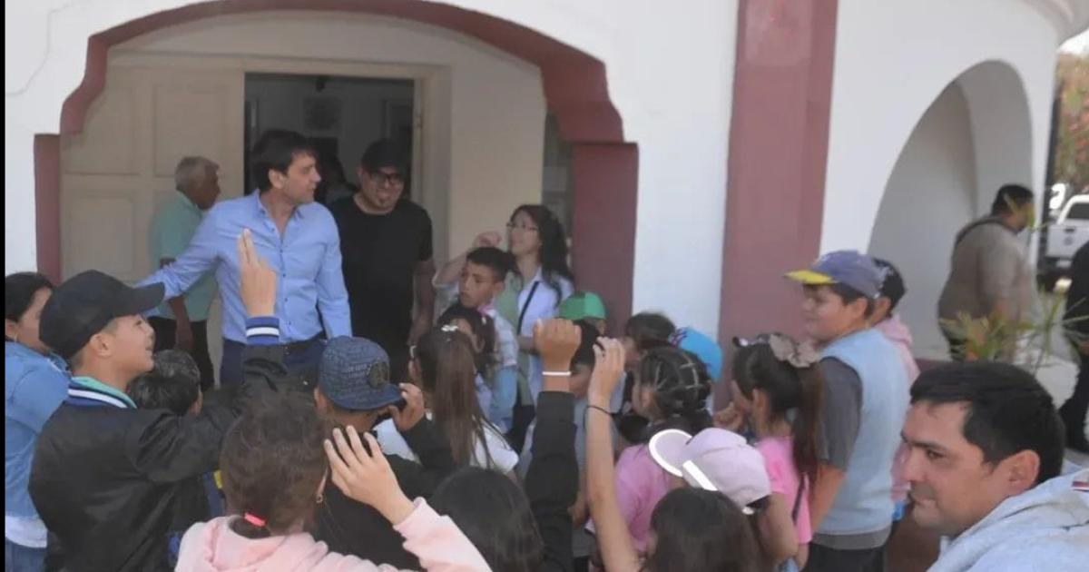Alumnos de Tres Cruces y Cashico visitaron la sede municipal termense