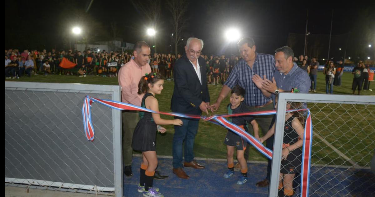 Santiago Rugby inauguroacute su cancha de hockey oficial