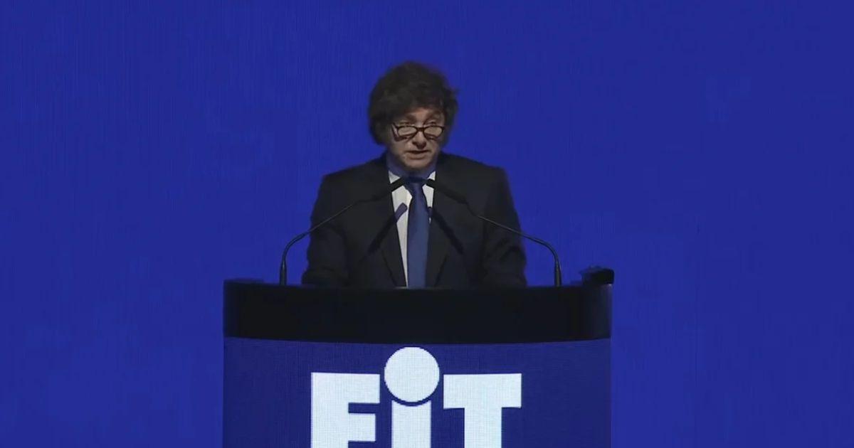 Milei participó de la feria en La Rural