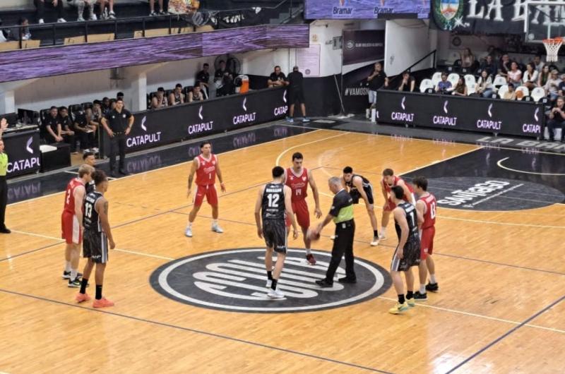 Oliacutempico peleoacute hasta el final pero cayoacute ante Instituto en el Vicente Rosales