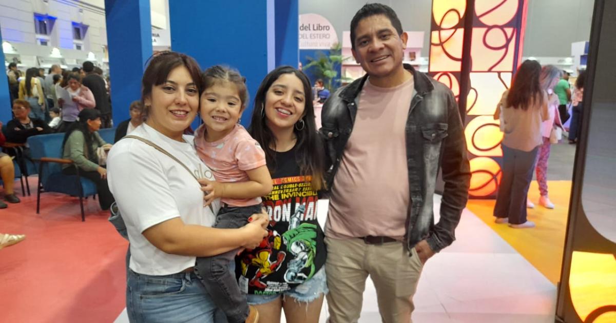 FOTOS Uacuteltima jornada de la Feria del Libro 2025- grandes y chicos dicen presente este domingo