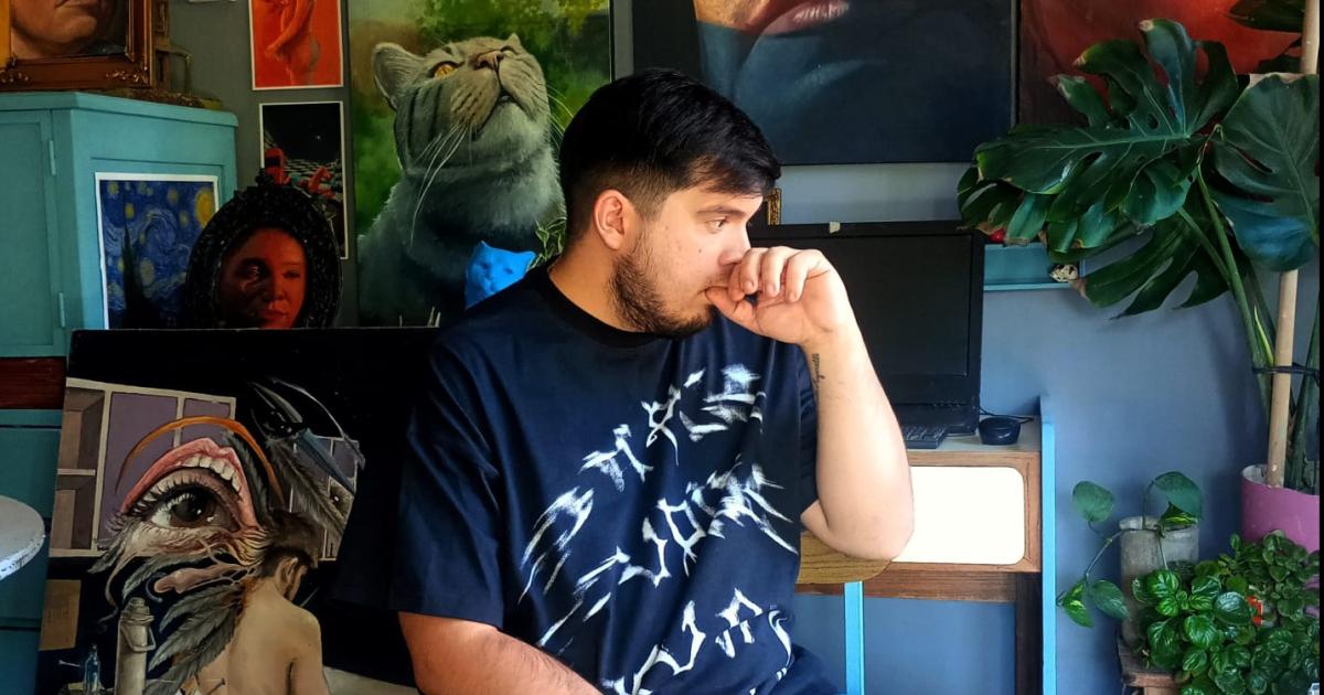 Lorenzo Mazarelli usa el celular para crear sus pinturas 