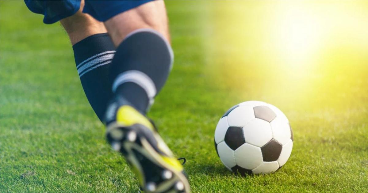 Horror y conmocioacuten- un menor de edad murioacute tras desplomarse en pleno partido