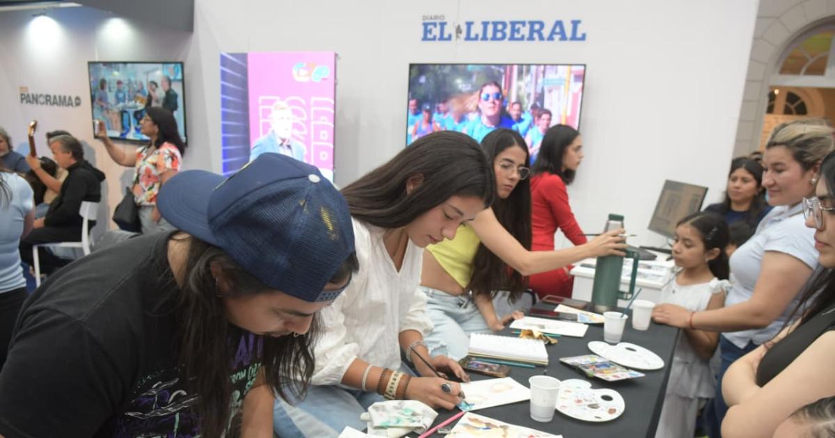 FOTOS- Uacuteltima noche de la Feria del Libro 2025