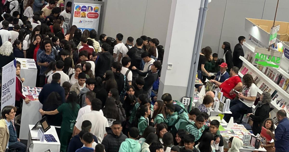 Programacioacuten especial en la jornada de cierre de la 15ordf Feria del Libro de Santiago del Estero