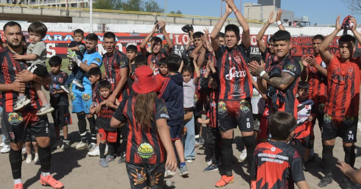 Histoacuterico- Comercio campeoacuten de la Copa 60 antildeos de Canal 7