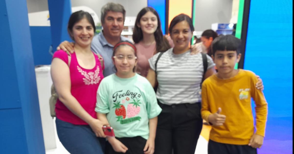 FOTOS Uacuteltima jornada de la Feria del Libro 2025- grandes y chicos dicen presente este domingo