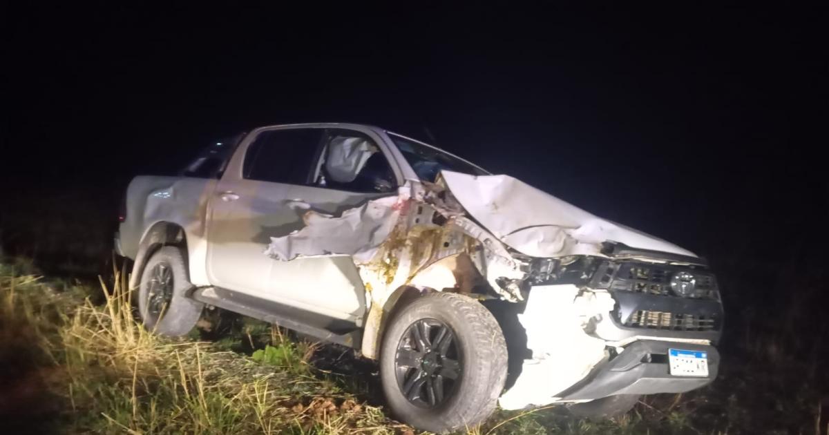 DAÑOS La camioneta quedó totalmente dañada Intervinieron peritos