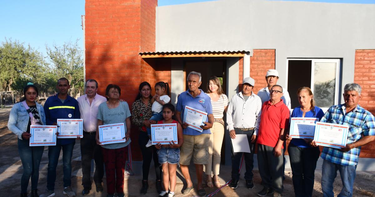 Se entregaron viviendas sociales en el Guasayaacuten