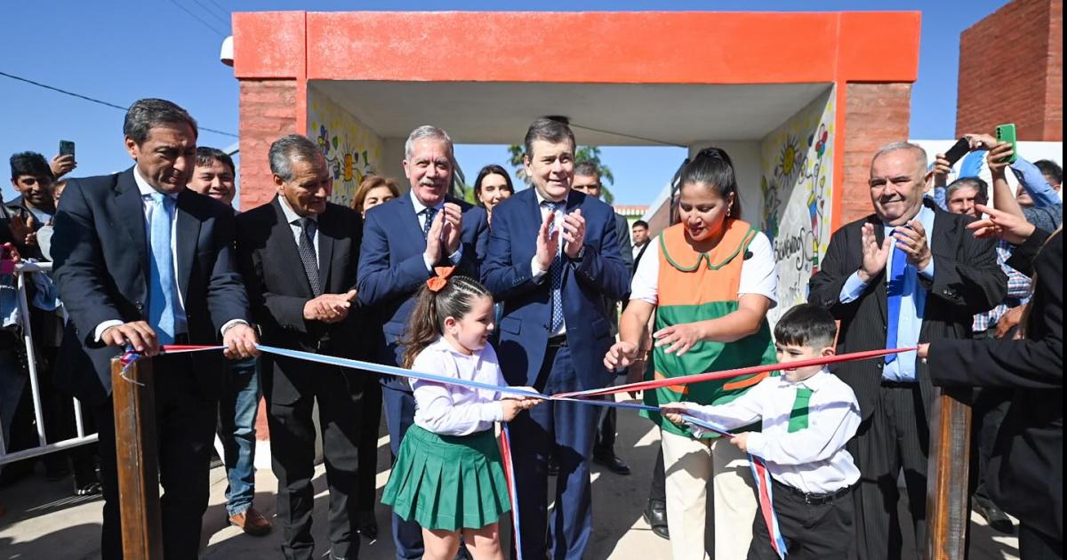 Gerardo Zamora y Eliacuteas Suaacuterez inauguraron importantes obras en Mitre y Aguirre