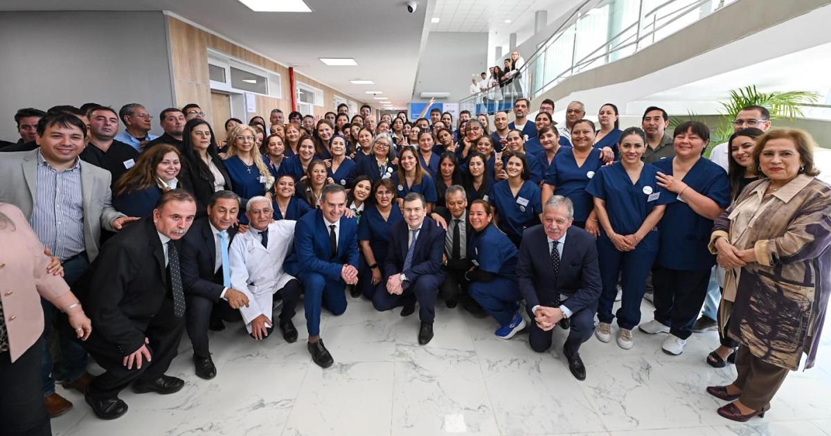 Gerardo Zamora y Eliacuteas Suaacuterez inauguraron importantes obras en Mitre y Aguirre