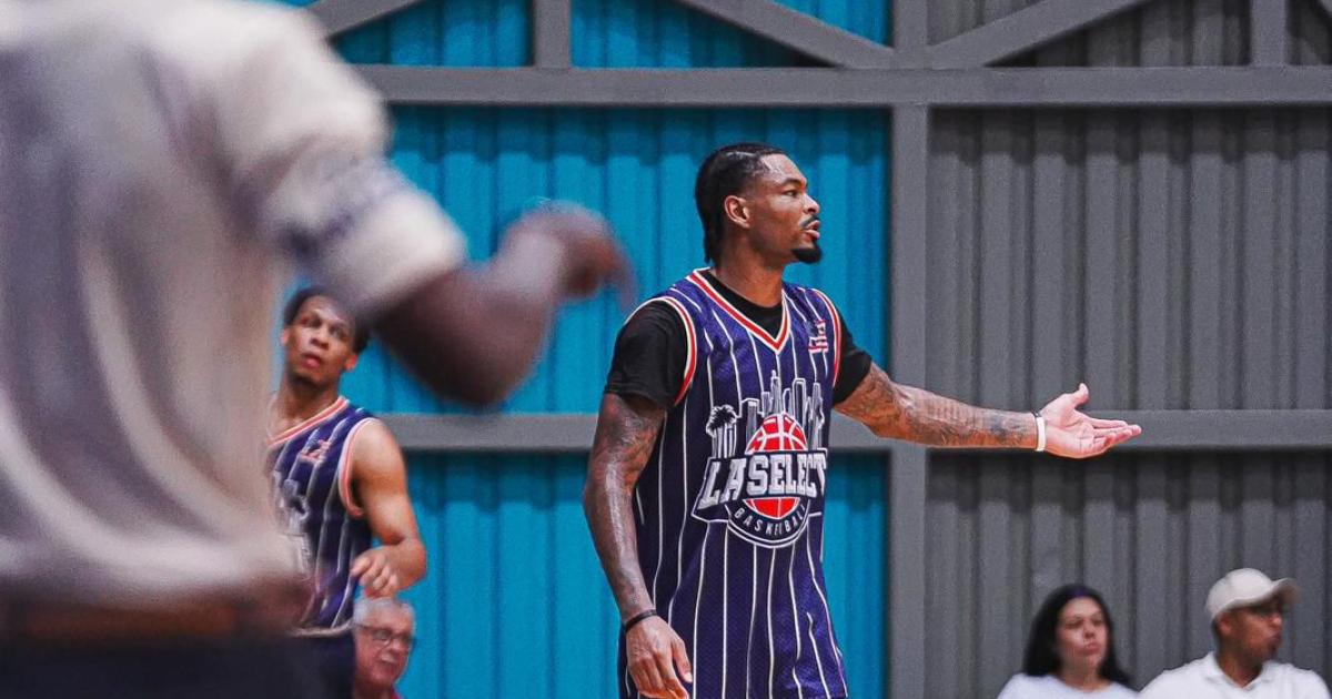 ACUERDO Robert Lynell Brown ocupar el puesto de ala-pívot