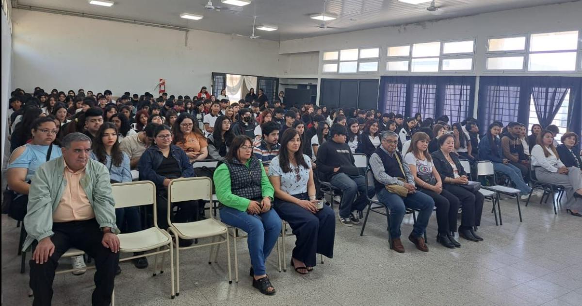 Con un conversatorio celebraron 100 antildeos del movimiento La Brasa