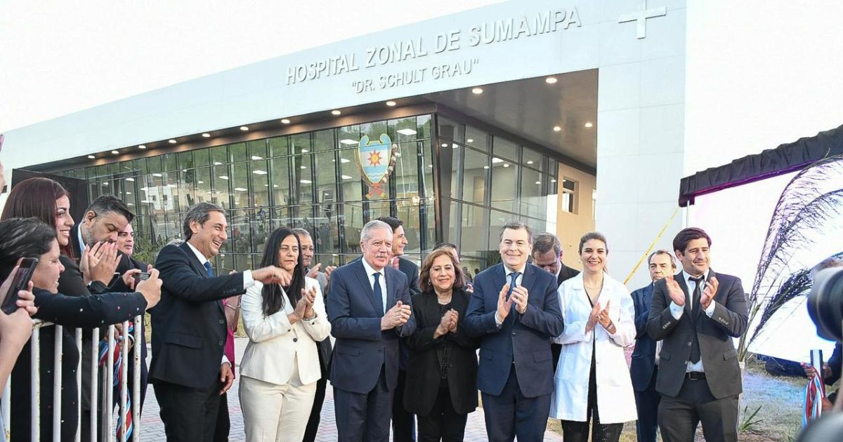 Zamora inauguroacute el nuevo edificio del hospital de Sumampa y entregoacute viviendas sociales