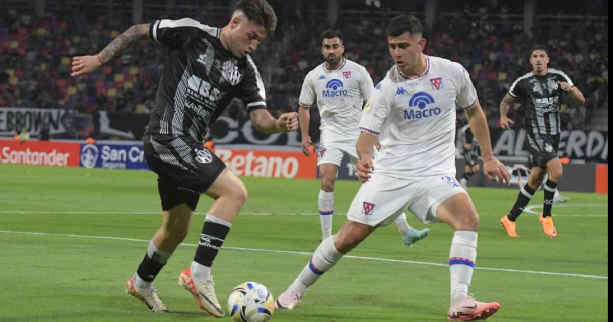 CLAVE Lucas Besozzi es uno de los referentes en el ataque de este Central Córdoba