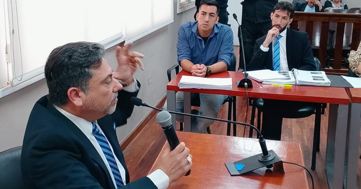 EXPOSICIÓN- Alfano subrayó la lesión en el hígado ms las lesiones en brazos y piernas También declaró una vecina de la víctima Clave el rol de la niña en las ltimas horas de su madre