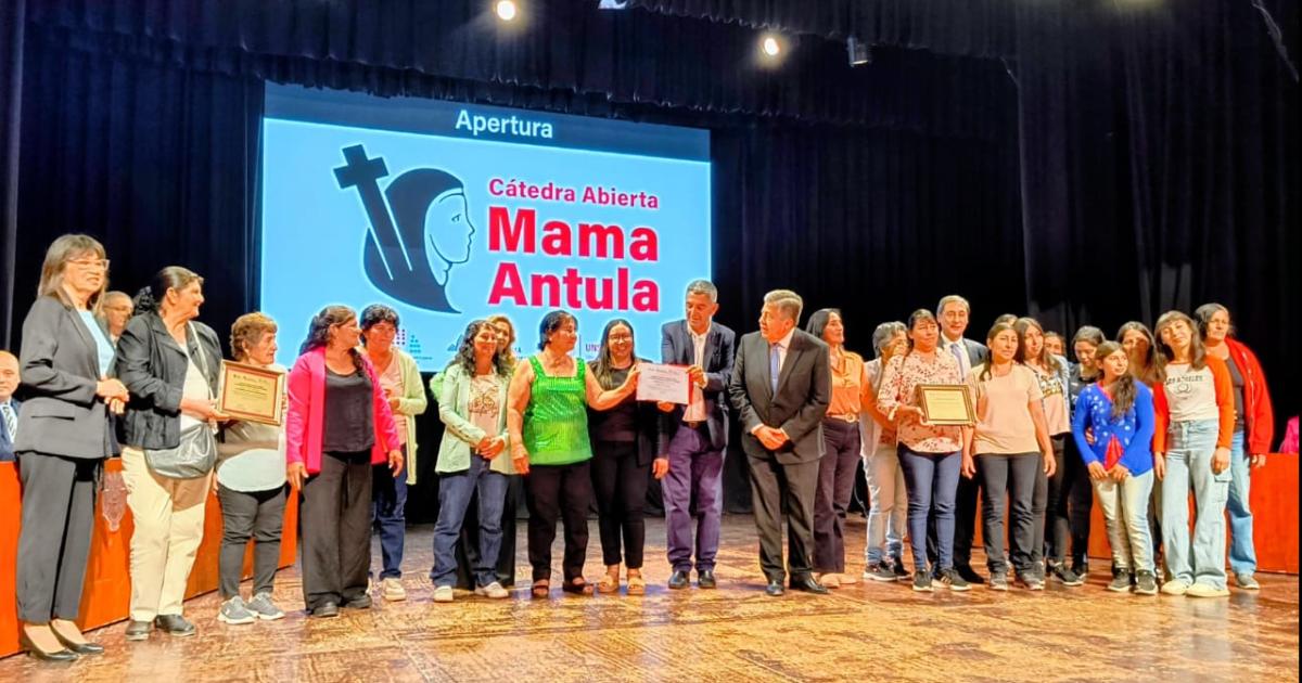 El vicegobernador participoacute de la inauguracioacuten de la Caacutetedra Abierta Mama Antula 