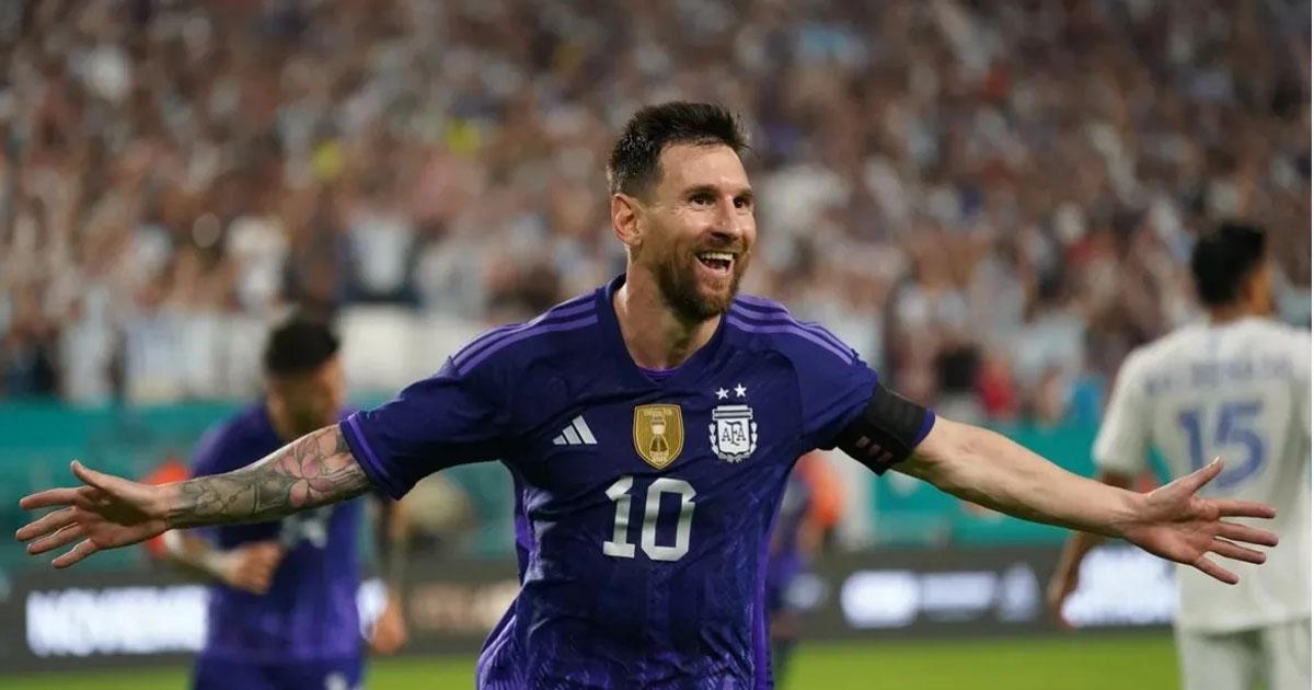 La poleacutemica camiseta que usariacutea la Seleccioacuten argentina en el Mundial 2026