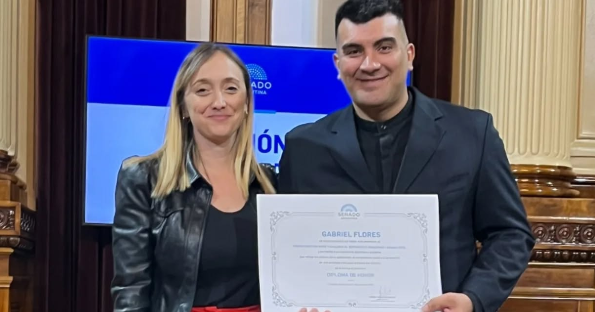 Orgullo santiaguentildeo- Gabriel Flores recibioacute el Premio Reneacute Favaloro al Deportista Solidario