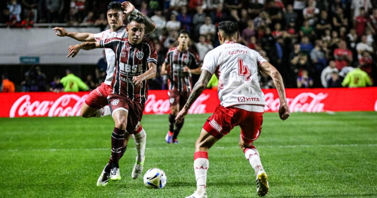 Central Coacuterdoba rescatoacute un punto de La Paternal