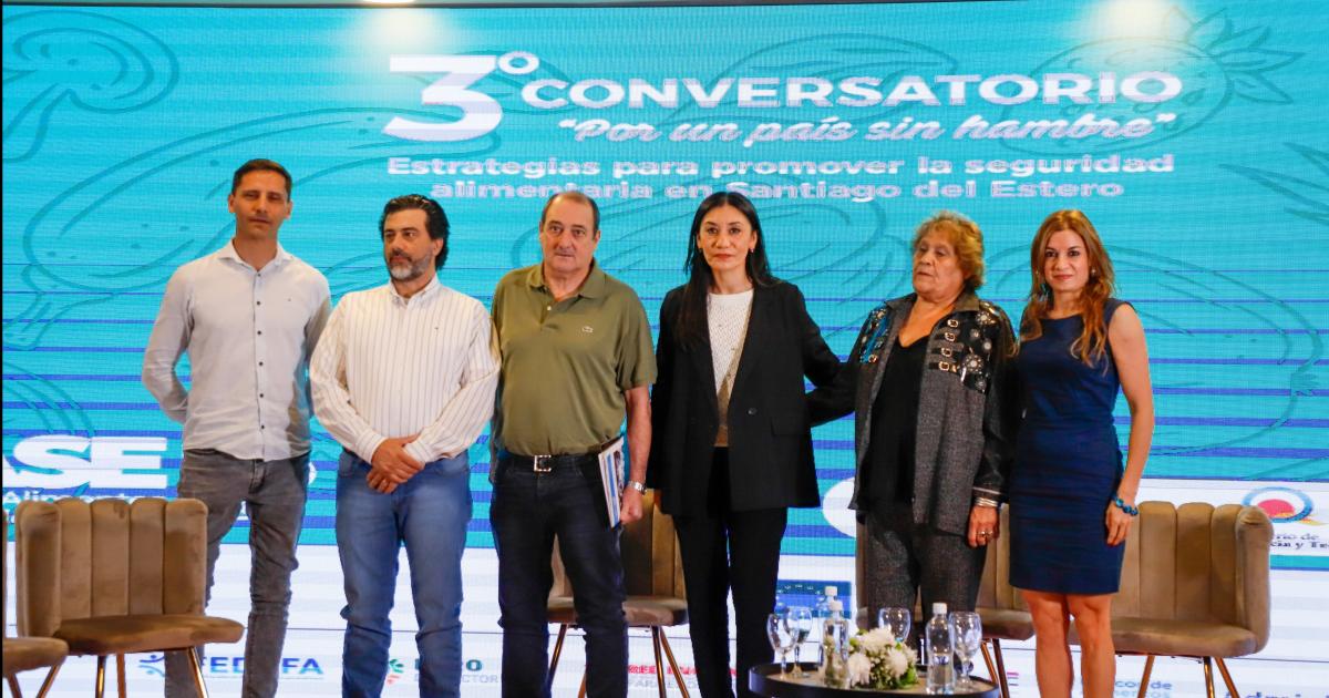 Activa participacioacuten en el 3er Conversatorio Por un paiacutes sin hambre