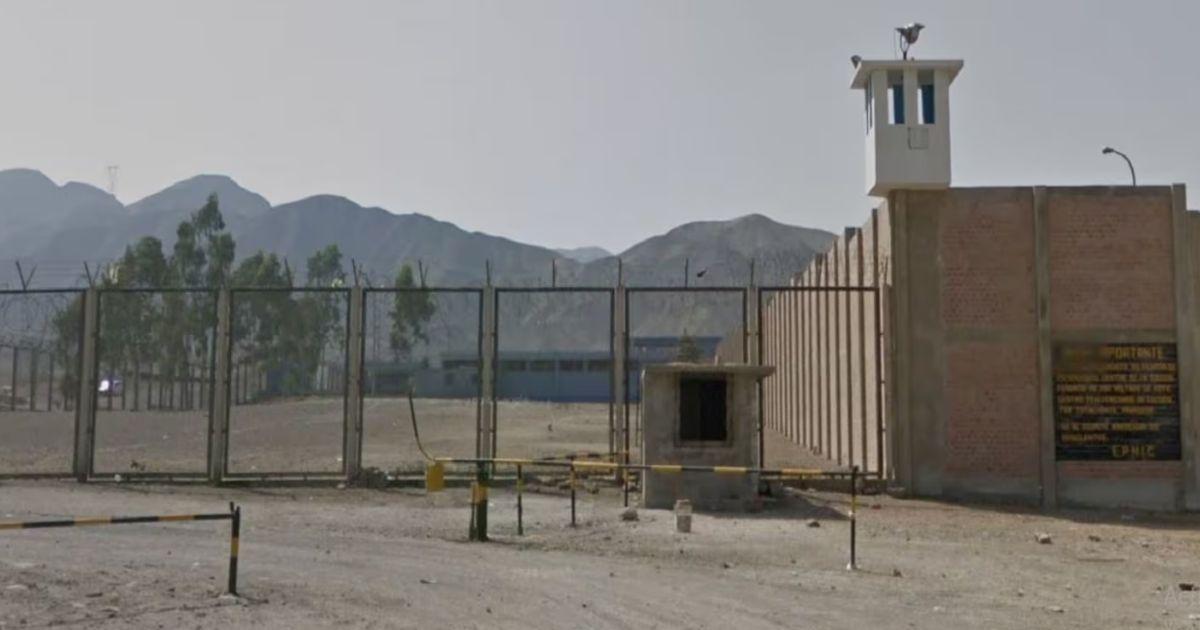 La crcel se encuentra ubicada en la provincia de Lima