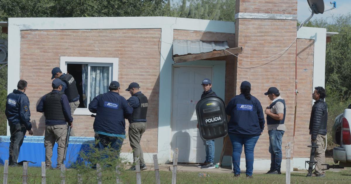 Persecucioacuten y captura- dos sospechosos tras el robo de medio milloacuten de pesos