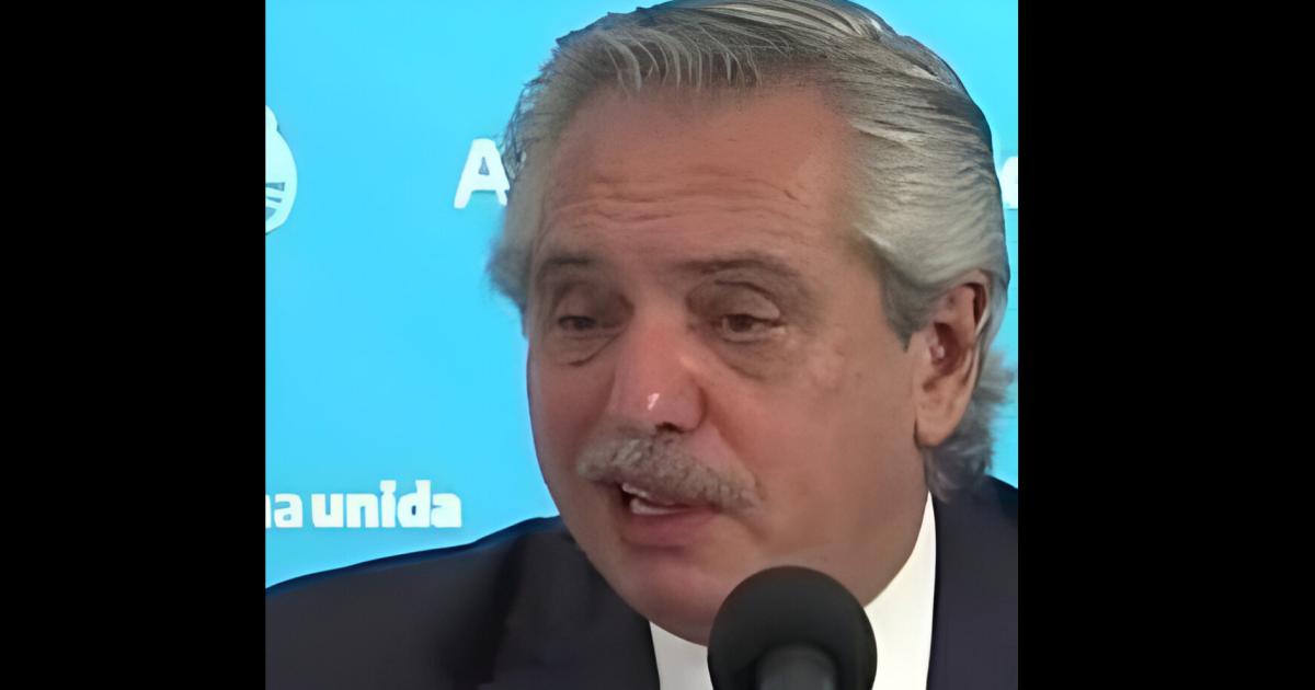 Alberto Fernaacutendez reaparecioacute para cargar contra Joseacute Luis Espert por redes sociales