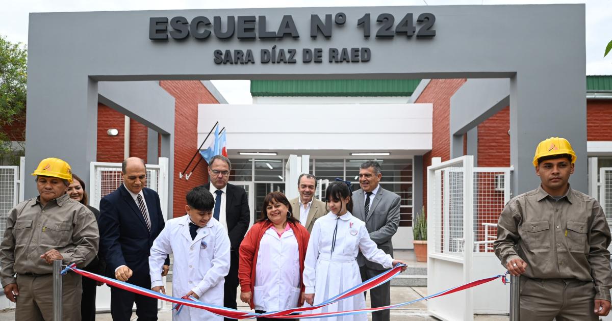 El Gobierno Provincial inauguroacute la Escuela ndeg 1242 Sara Diacuteaz de Raed del barrio Aeropuerto