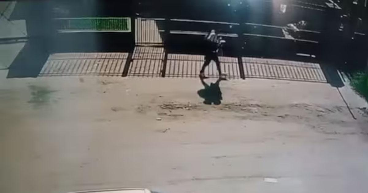 Con el cuerpo envuelto en una frazada asiacute saliacutea de su casa el hombre que matoacute a su hijastro