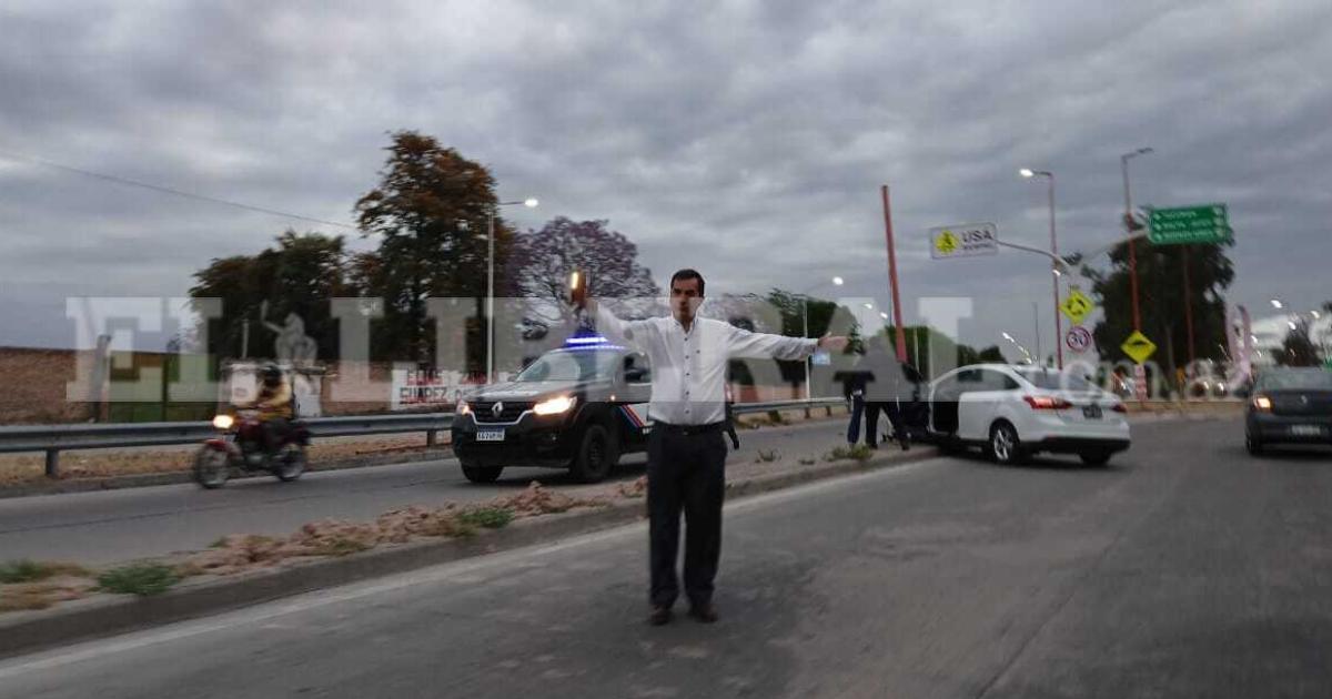 Lunes accidentado- perdioacute el control de su automoacutevil y chocoacute en plena avenida Lugones