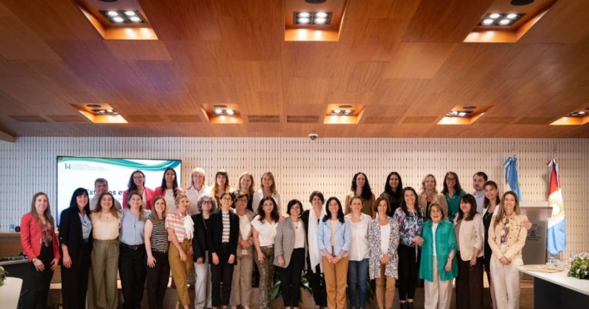 Santiago estuvo en la Reunioacuten de Oficinas de la Mujer y de Geacutenero  