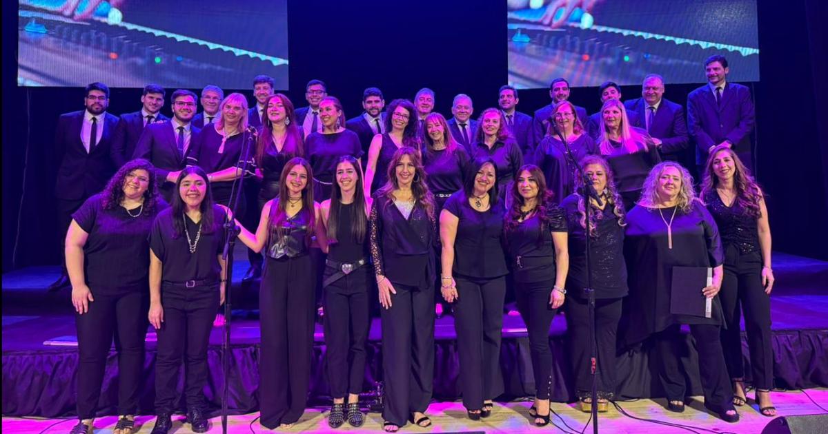 CANTATA El Coro Shekin de la Iglesia Cristo Salva presentó La Historia y con el mensaje del pastor Mario H Mulki