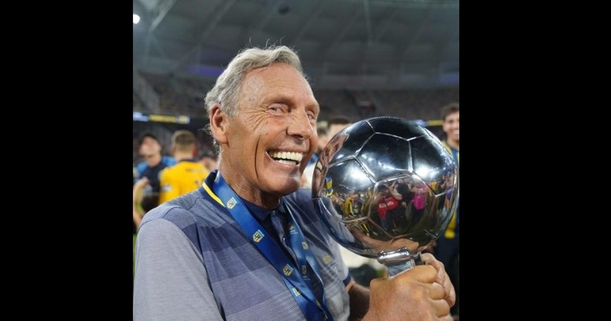 Miguel Aacutengel Russo- fue campeoacuten en Santiago y su uacuteltima vez en el banco fue ante Central Coacuterdoba 