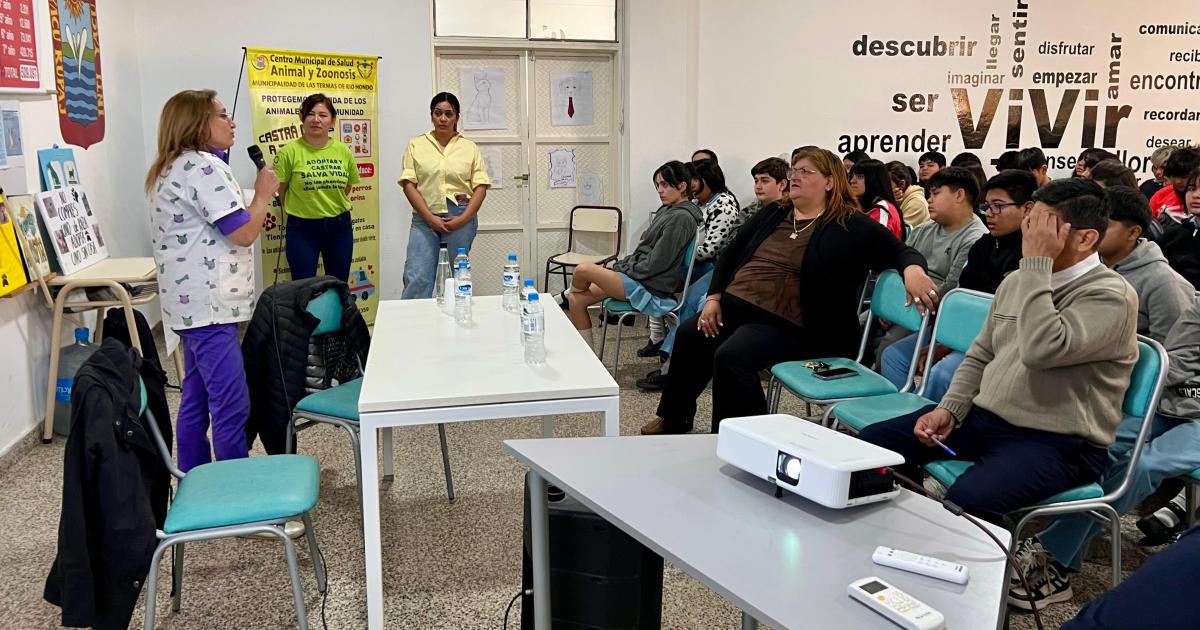 La Escuela de Comercio Ramoacuten Goacutemez Cornet defiende a los animales