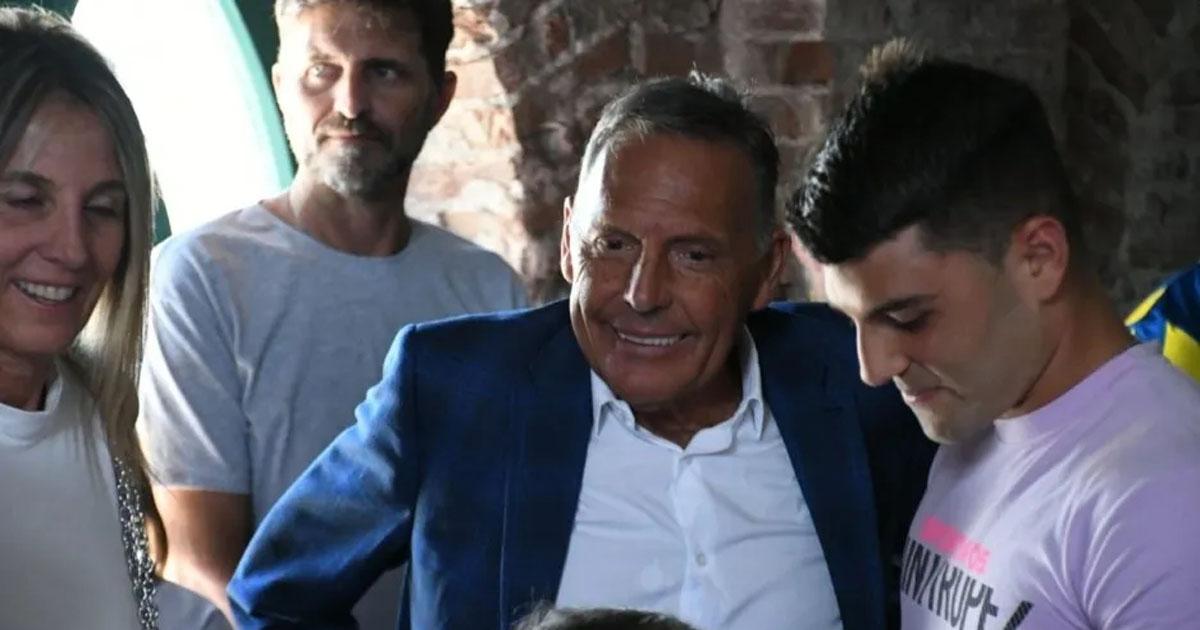 La decisioacuten que tomoacute el hijo futbolista de Russo en medio del dolor por la muerte de su papaacute