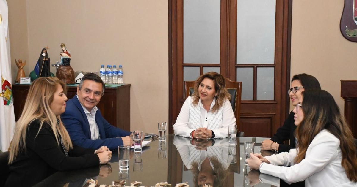  Fuentes se reunioacute con representantes de entidades de personas transplantadas