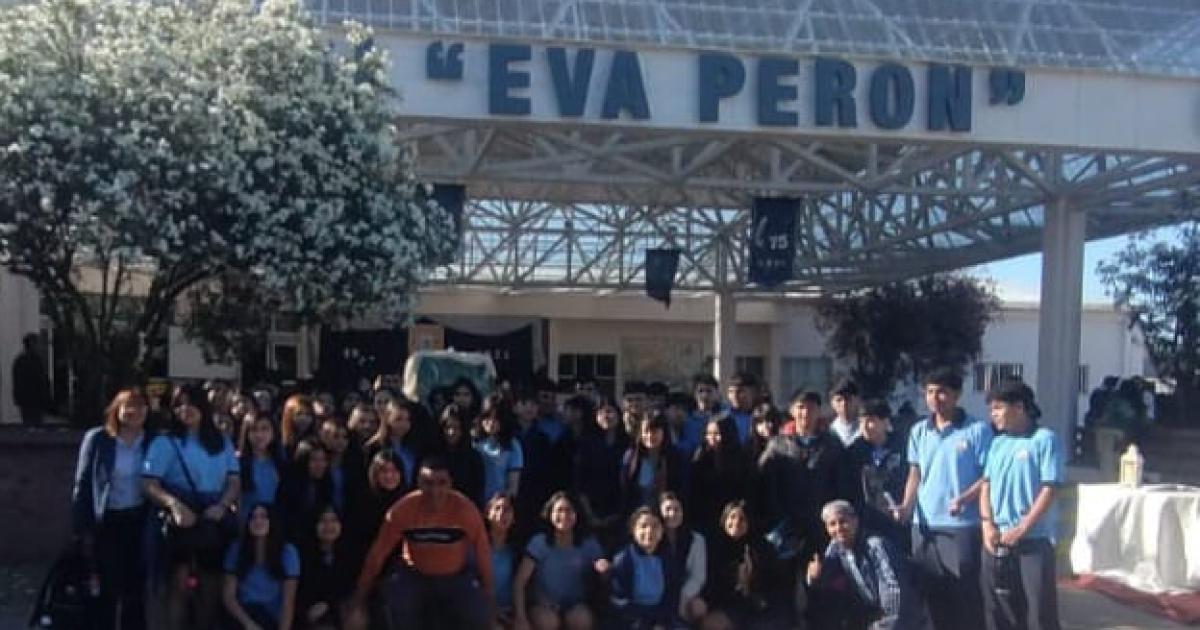 Alumnos locales recordaron el Diacutea del Estudiante Solidario