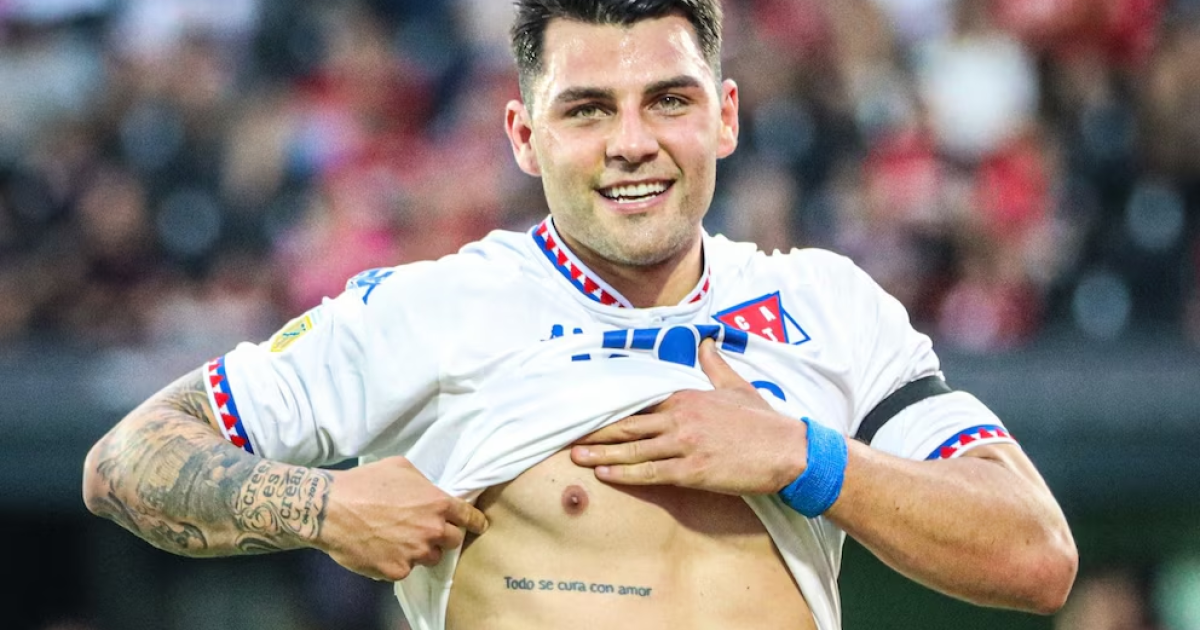 Todo se cura con amor el tatuaje que mostró Nacho Russo (@caTigreoficial)