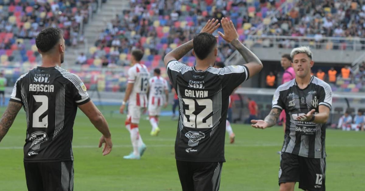 Central Coacuterdoba vencioacute a Unioacuten y es puntero de la Zona A