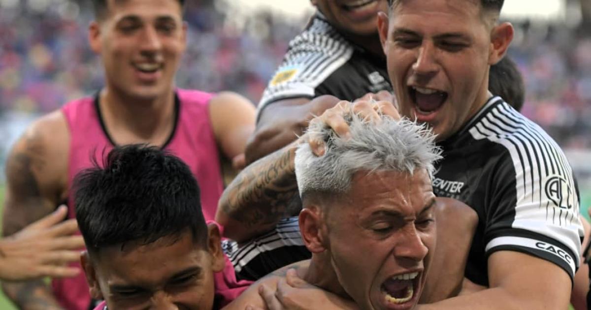 Central Coacuterdoba vencioacute a Unioacuten y es puntero de la Zona A