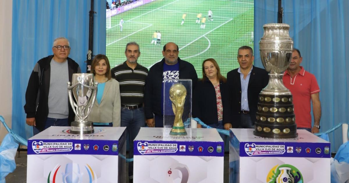 Ojo de Agua vivioacute un diacutea histoacuterico con la visita de las Copas de la Seleccioacuten Argentina