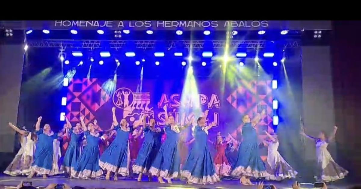 Ashpa Suacutemaj embrujoacute con su danza y muacutesica a Las Termas