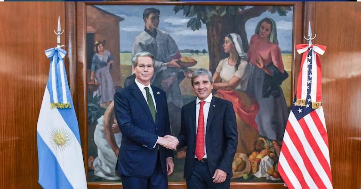 Luis Caputo afirmoacute que no habraacute devaluacioacuten ni dolarizacioacuten poseleccioacuten