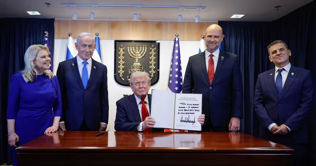 En el parlamento Trump aseguroacute que la guerra ha terminado y que Hamaacutes se desarmaraacute