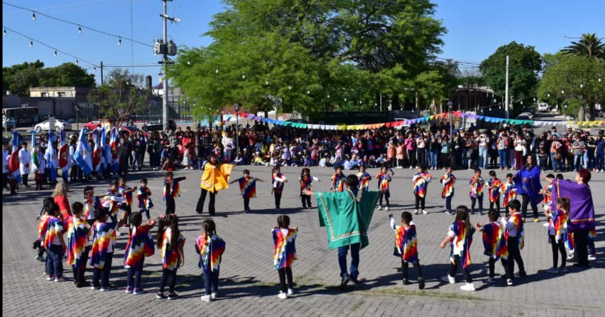 Los jardines municipales conmemoraron el Diacutea del Respeto a la Diversidad Cultural