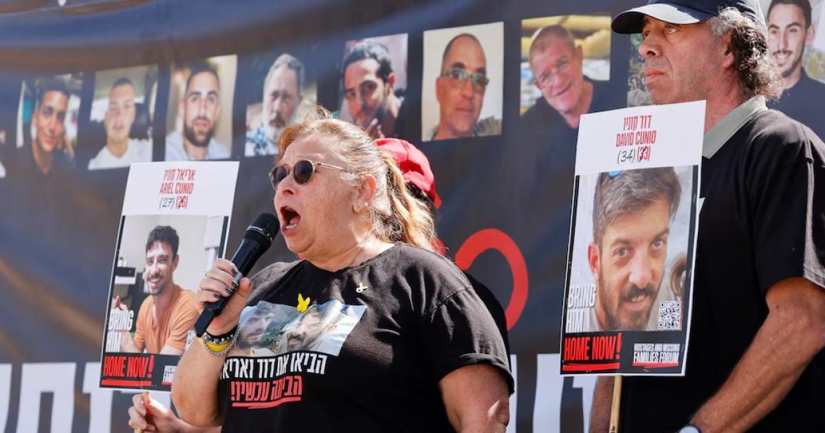 Silvia Cunio recibió con sorpresa la llamada de Ariel y David (Reuters)