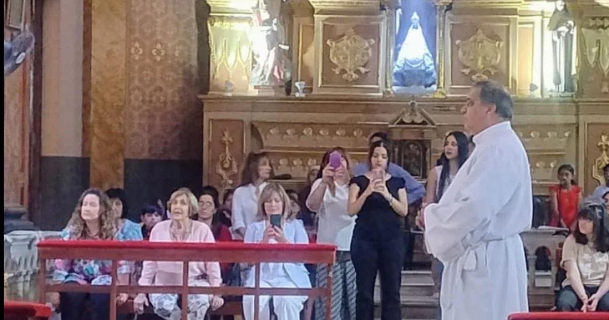 (El Dr Eduardo Nassif durante la ordenación como dicono de la Diócesis de Santiago del Estero)